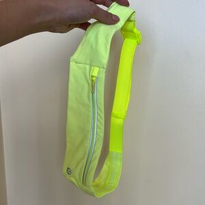 Lululemon Fast and Free Running Belt XS/S in Highlight Yellow